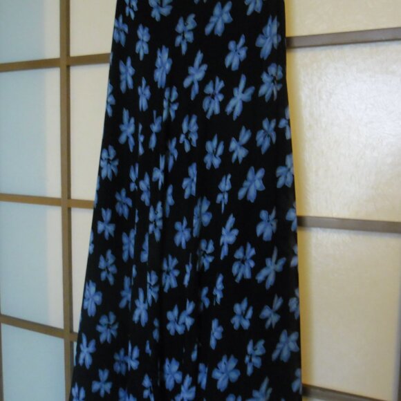 Full-length, fully-lined skirt. Dark blue with light blue flowers. Small-medium - Picture 3 of 6